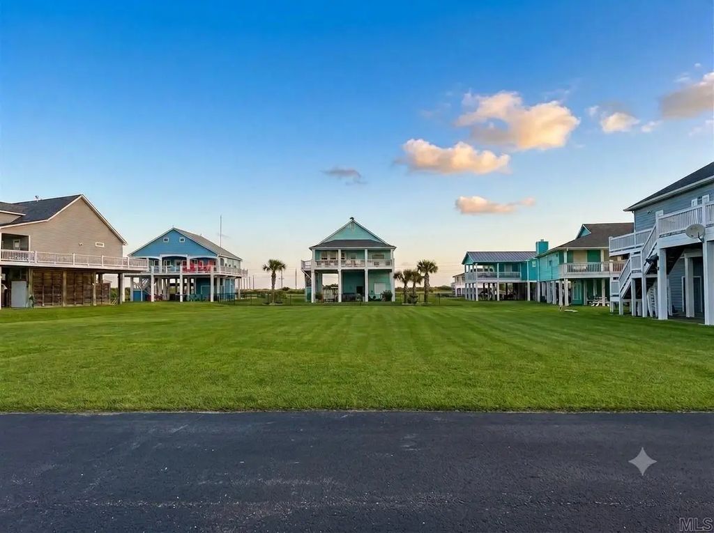 3481 Elm Grove, Port Bolivar