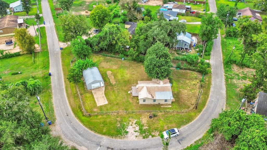 237 N Austin Drive, Angleton