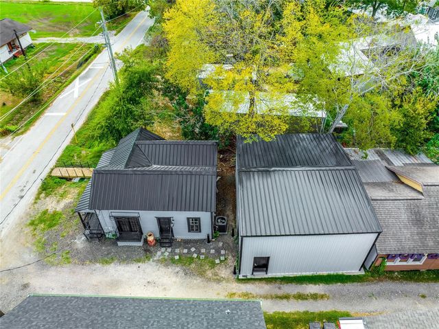 106 Spring School Road, Spring