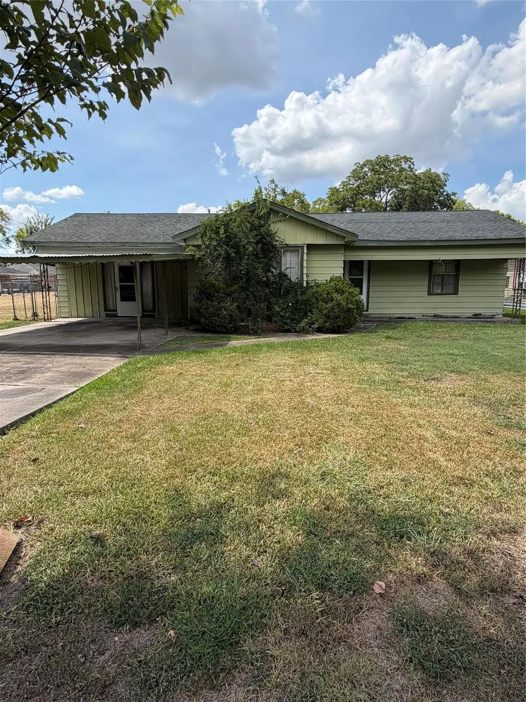 9422 Coffee Street, Houston
