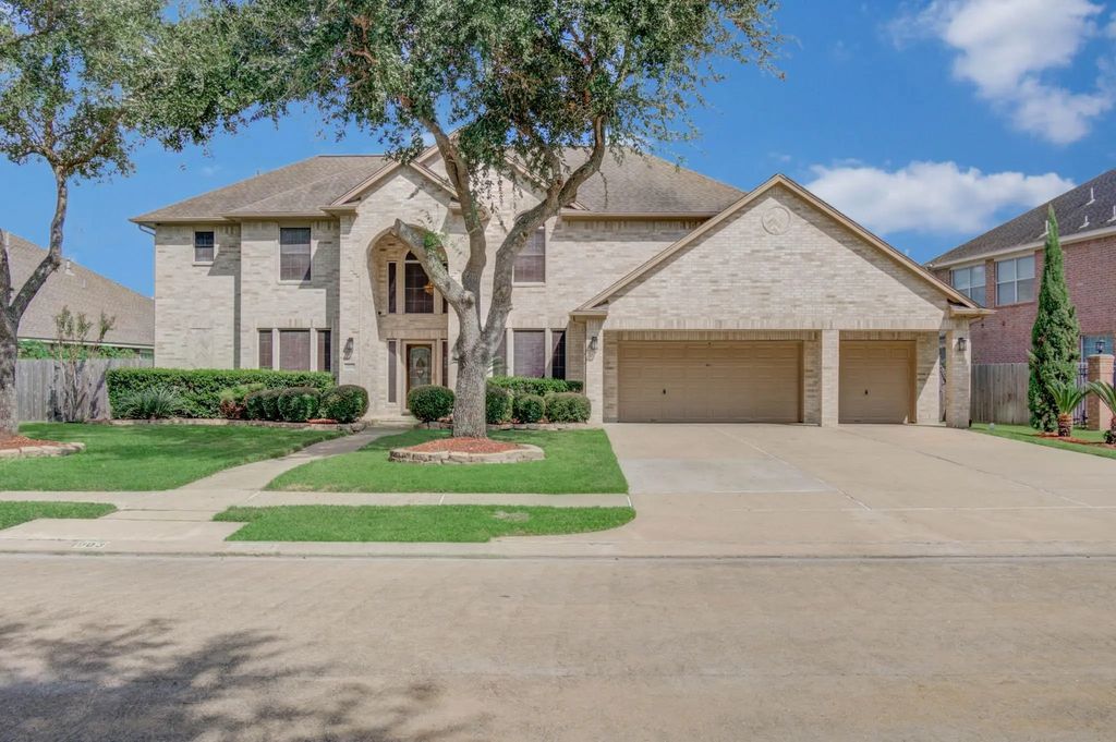 11003 Hundred Bridge Lane, Sugar Land