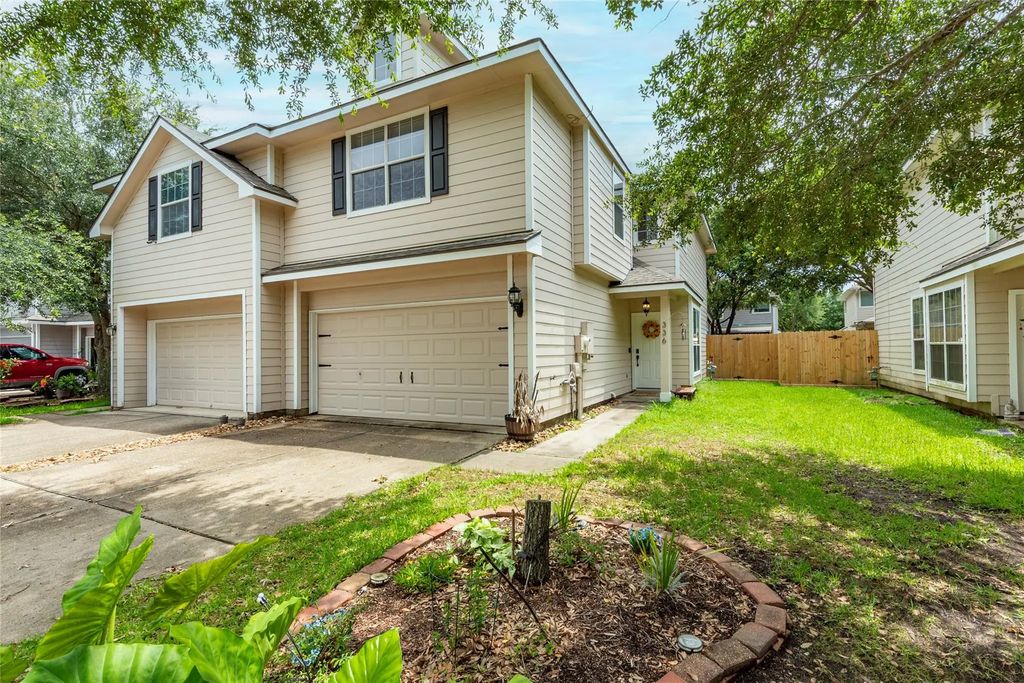 336 Capella Oaks Lane, Dickinson