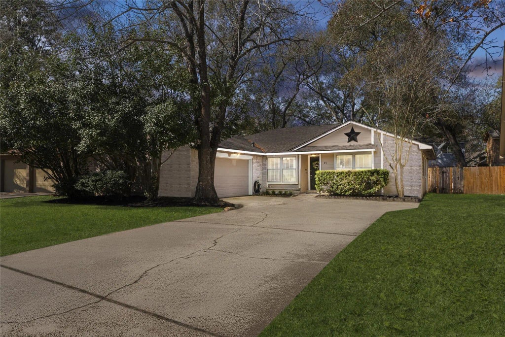 43 Country Forest Court, The Woodlands