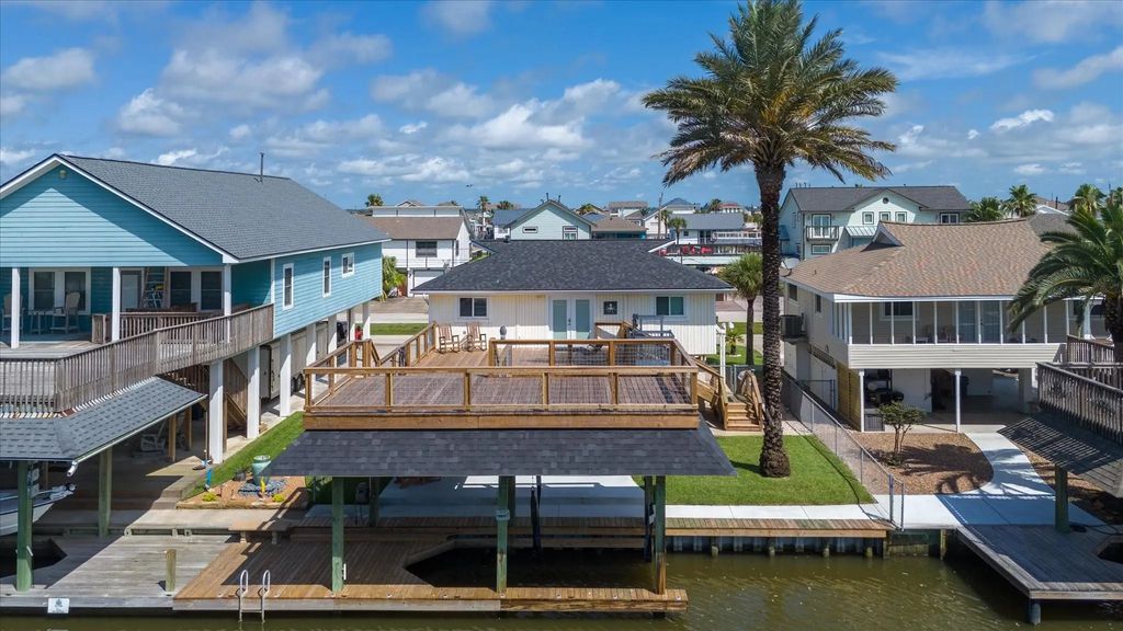 273 Barracuda Street, Bayou Vista