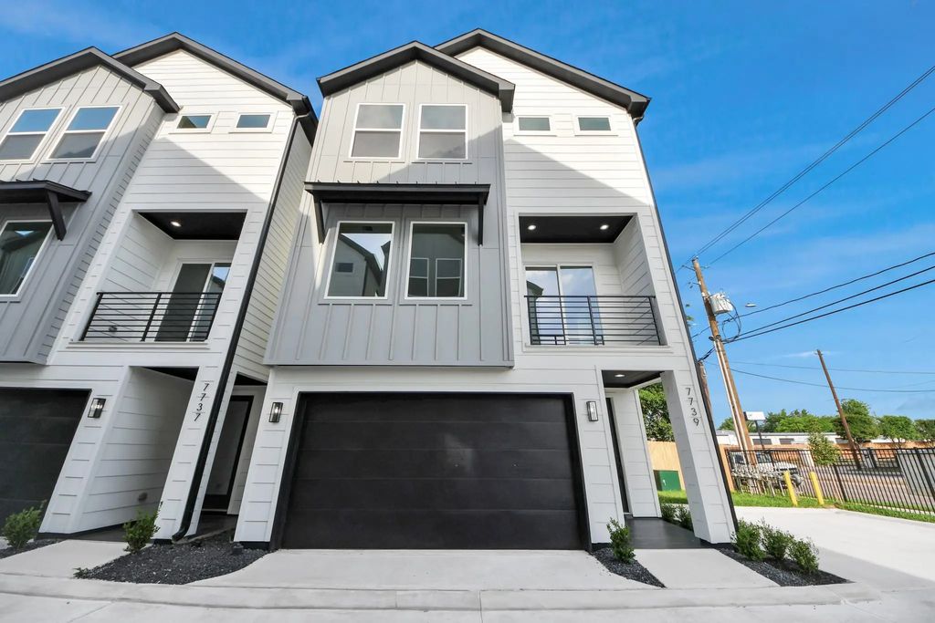 7739 Hammerly Boulevard, Houston