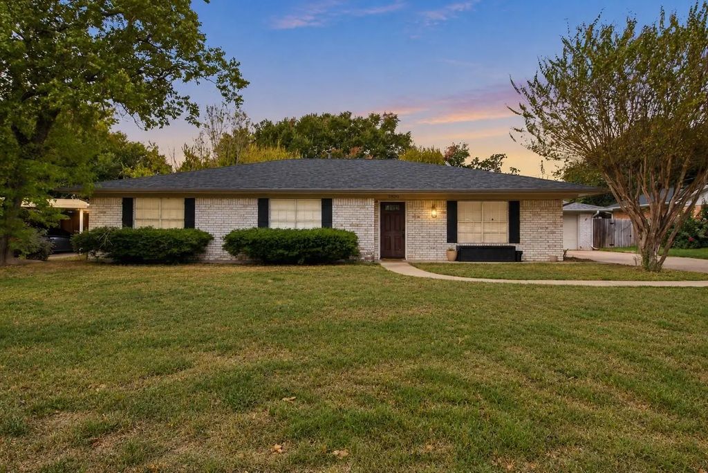 3800 Windridge Drive, Bryan