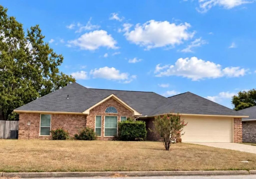 105 Clearview Drive, White House