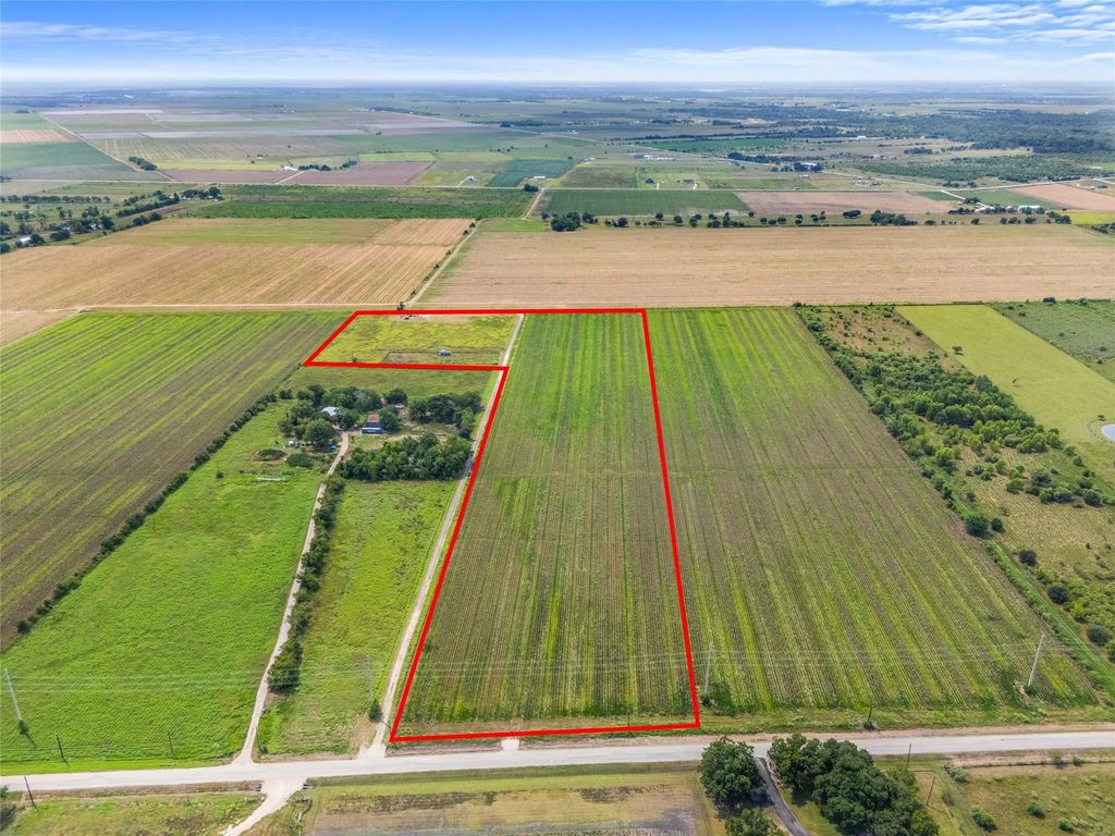 12203 Buls Road, East Bernard