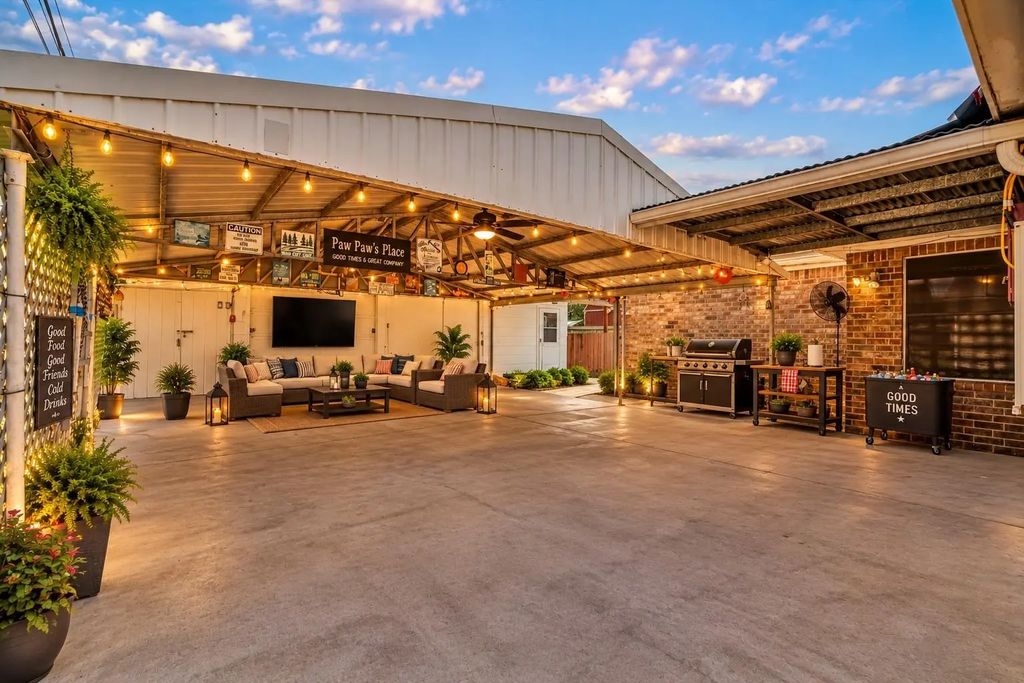 120 Fern Lane, Highlands