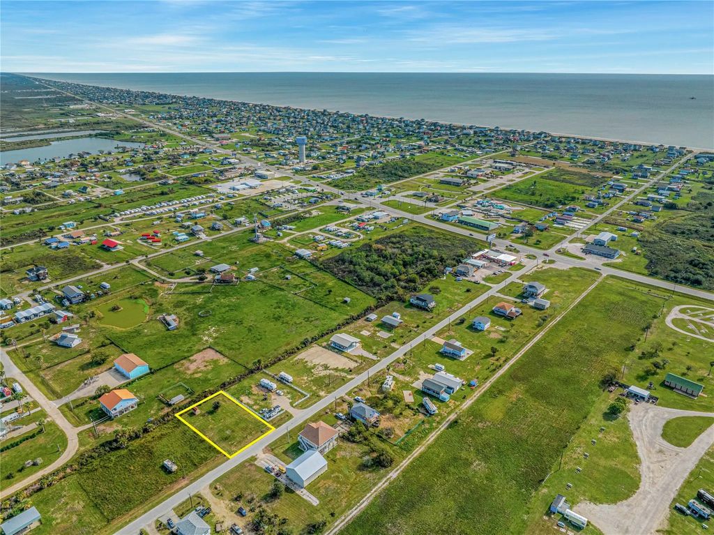 1080 N Monkhouse Drive, Crystal Beach