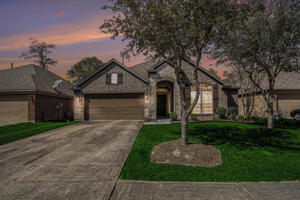 6843 Oaken Gate Way, Humble