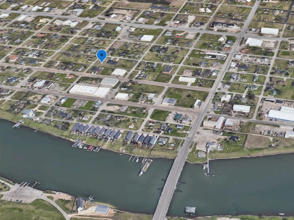 101 S Avenue C, Freeport