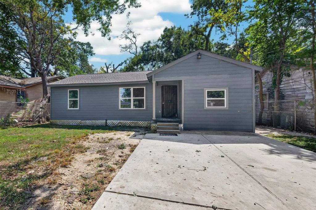 8166 Oak Knoll Lane, Houston