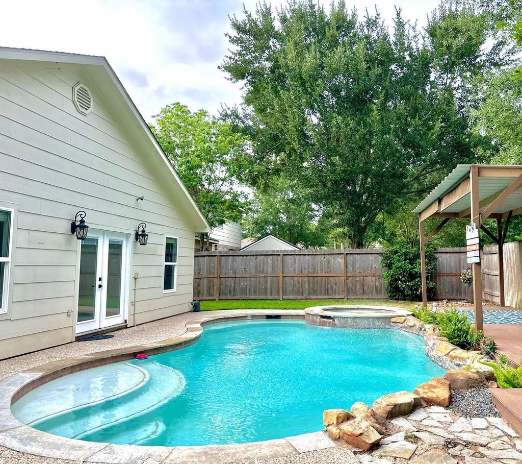 24914 Aughton Court, Spring