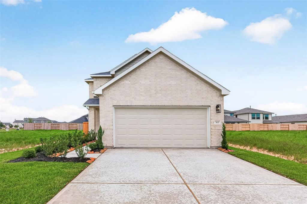 312 Stone Placa, Brookshire