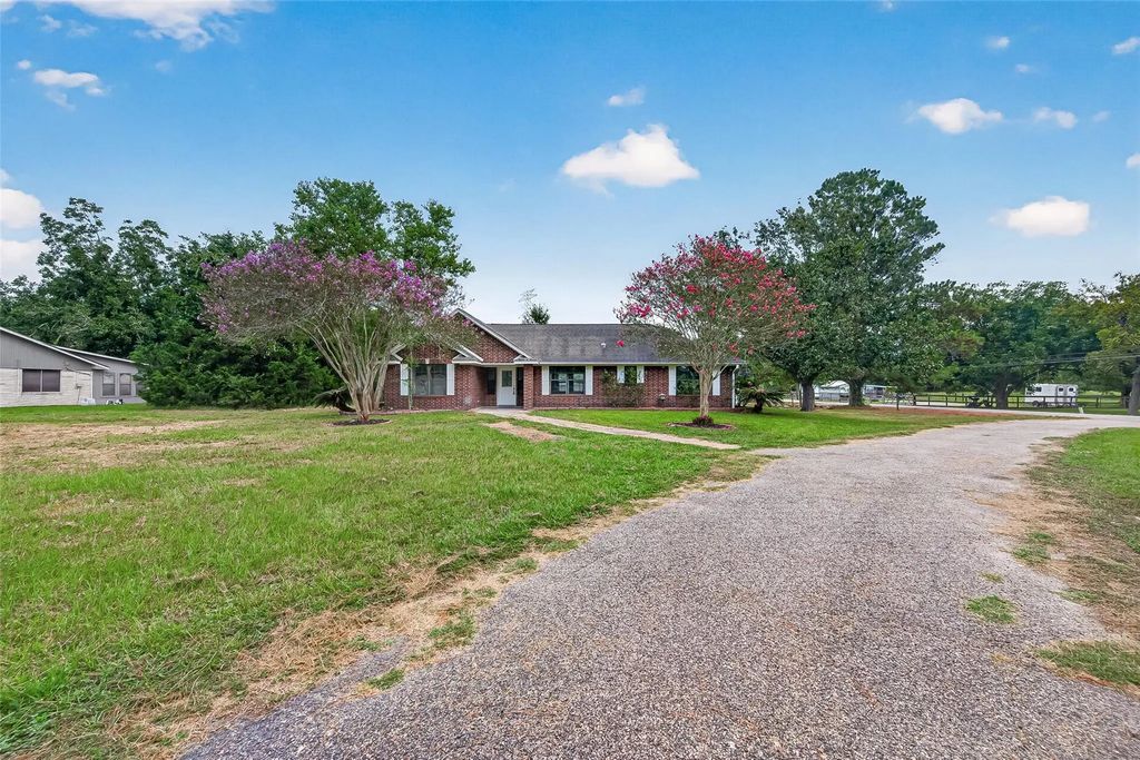 1643 County Road 540, Alvin