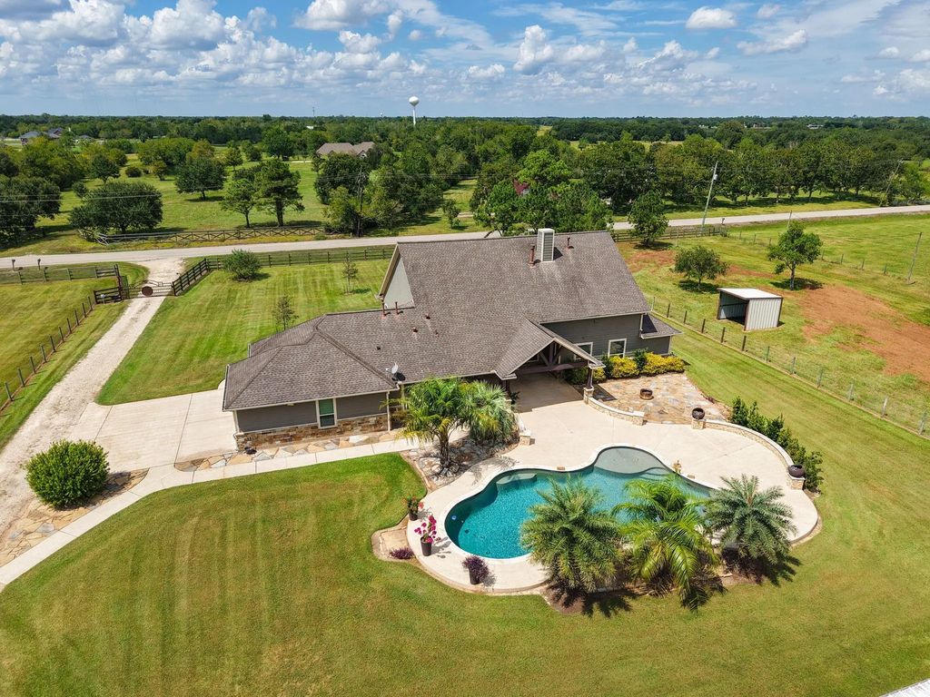 3755 County Road 160, Alvin