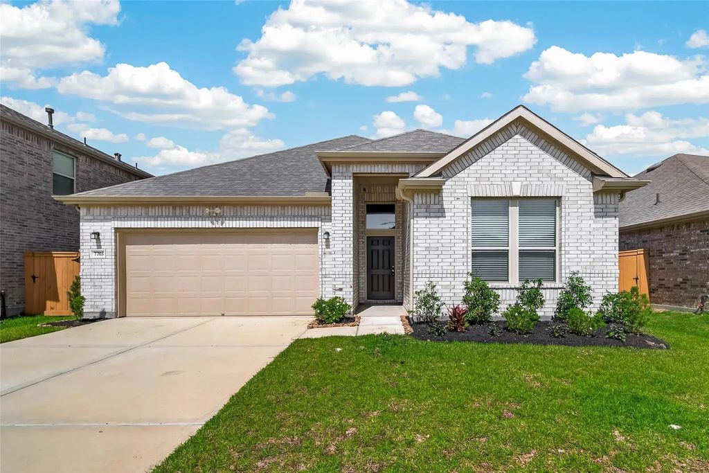 7703 Coral Key Drive, Cypress
