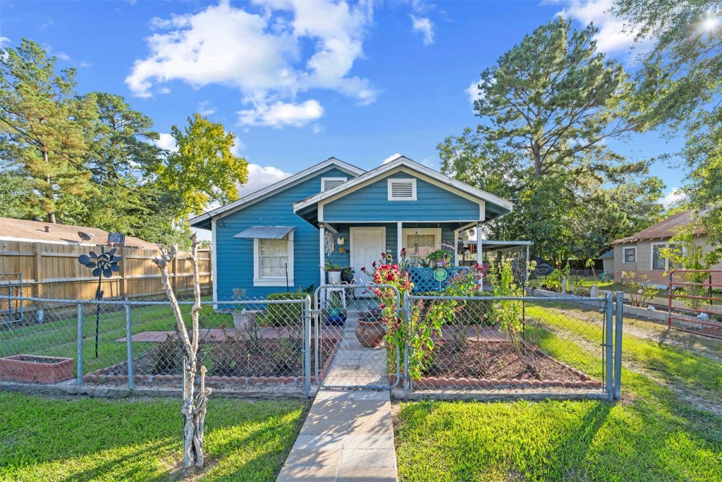 205 Smith Street, Cleveland