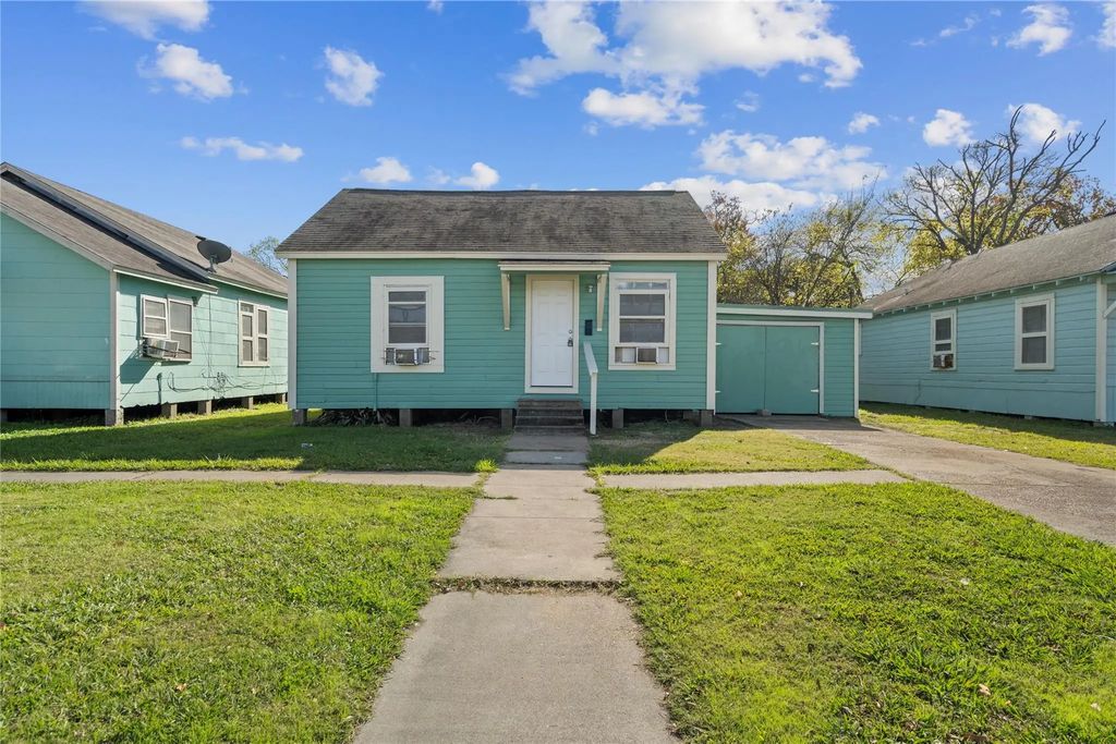 915 4th Avenue N, Texas City