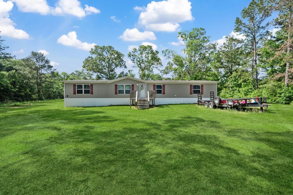 25865 Hickory Knoll Court, Cleveland