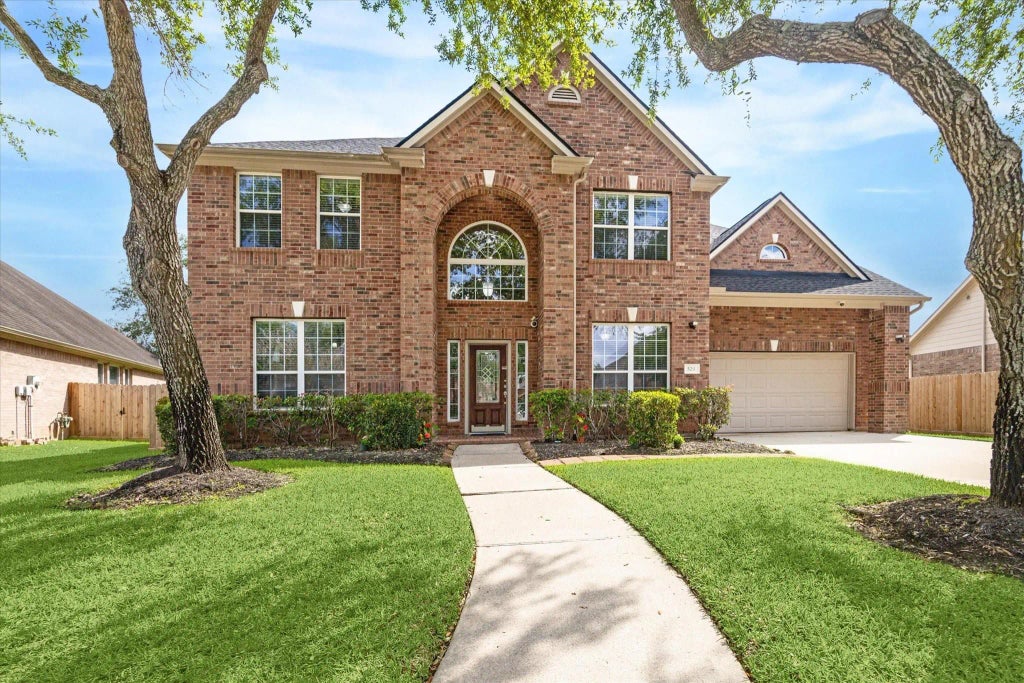 5211 Emerald Trace Court, Sugar Land