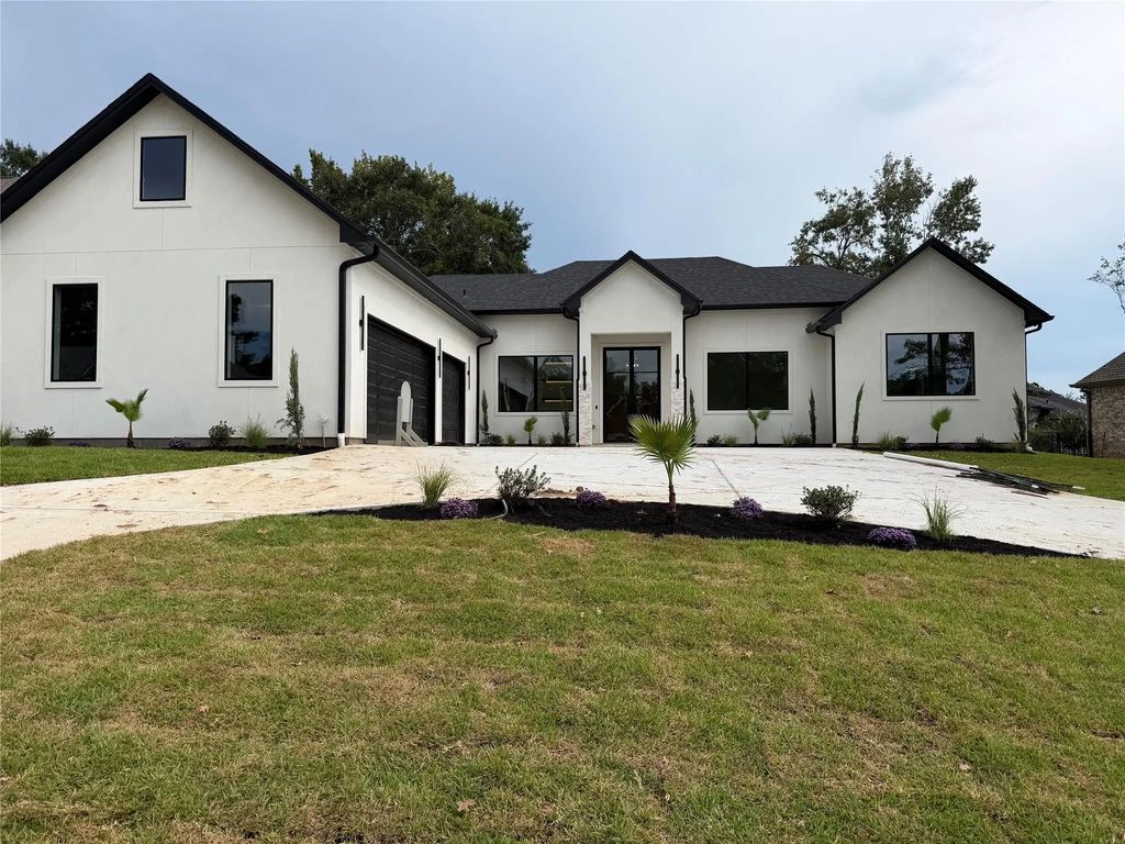 339 W Shore Lane, Montgomery