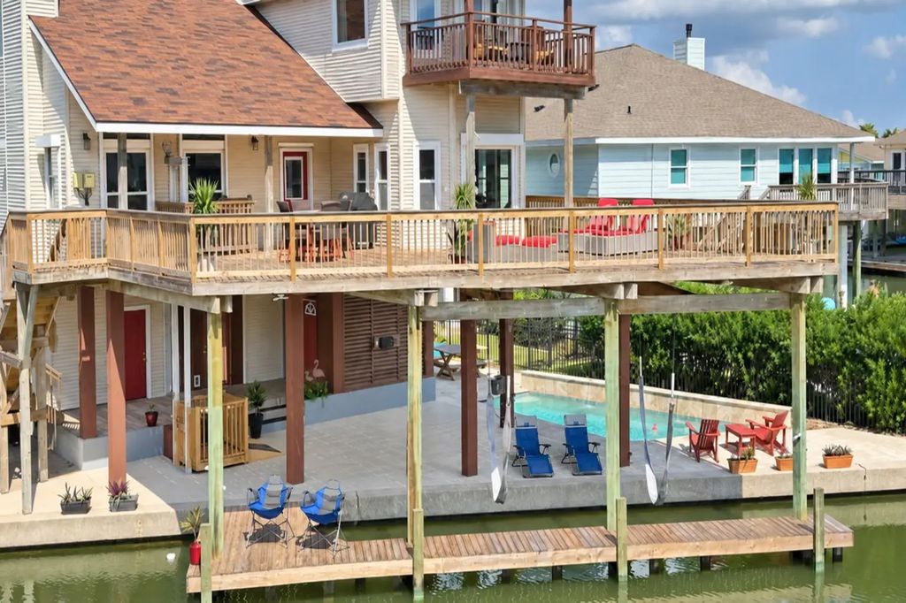 107 Bamaku Bend, Tiki Island