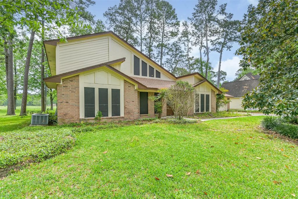 16040 Dunes Drive, Crosby