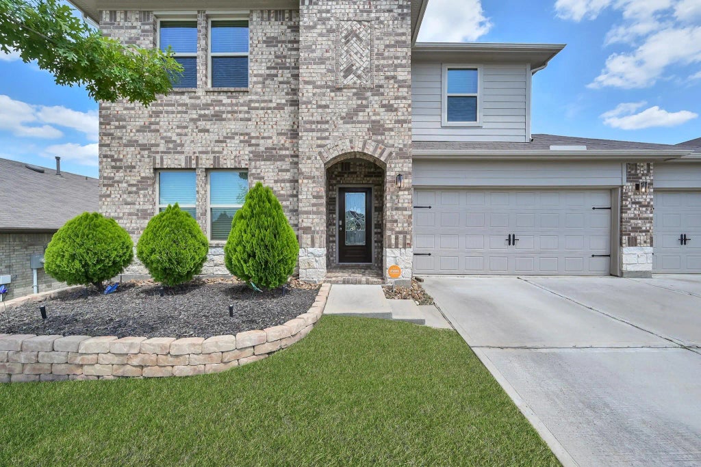 6302 Hendricks Harbor Court, Conroe