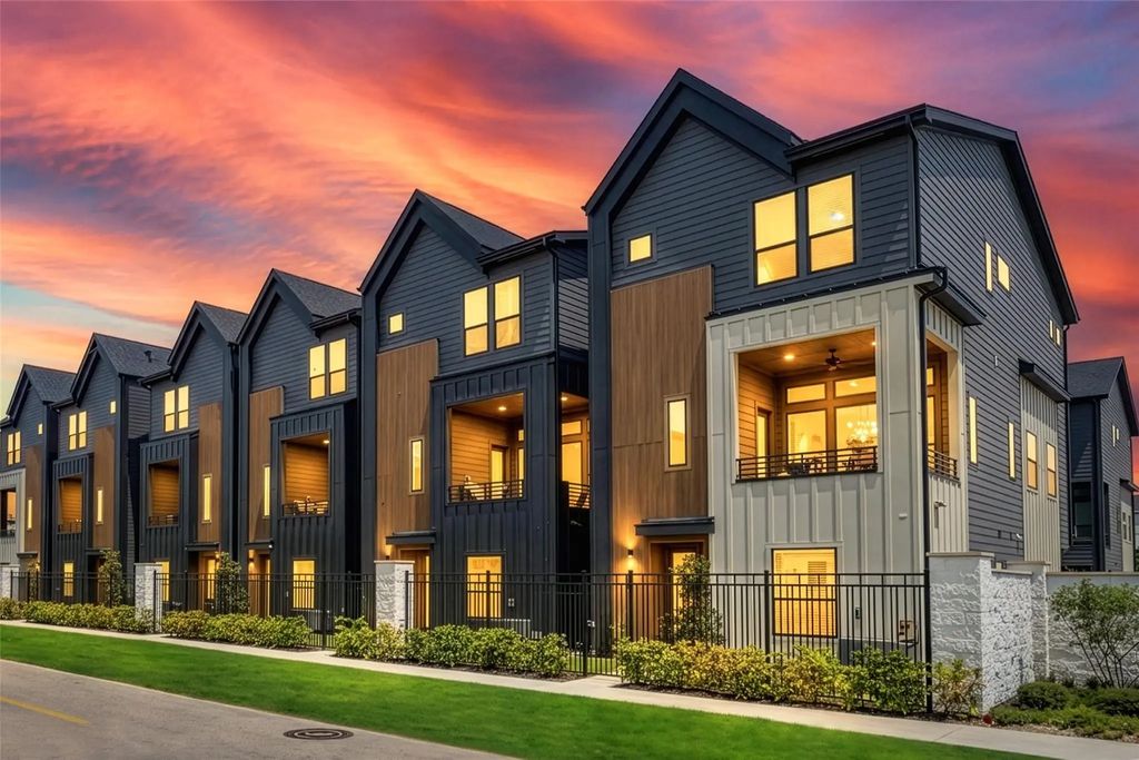 527 Hillwood Heights Drive, Houston