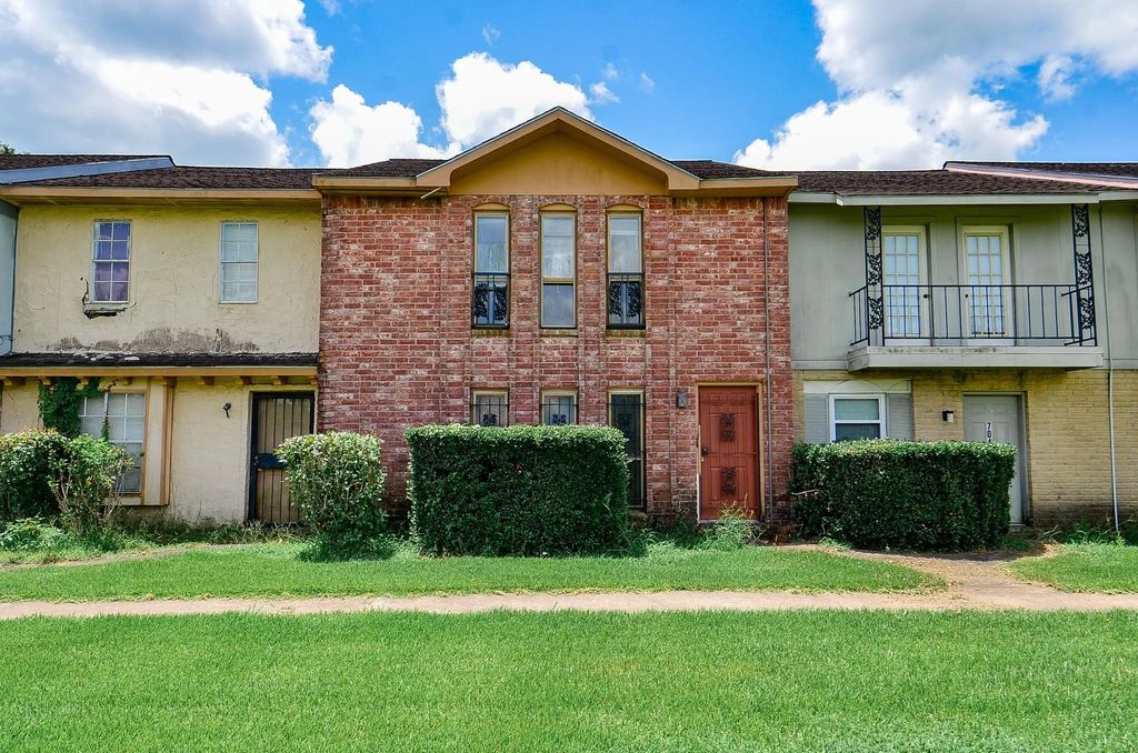 7047 Chasewood Drive, Houston
