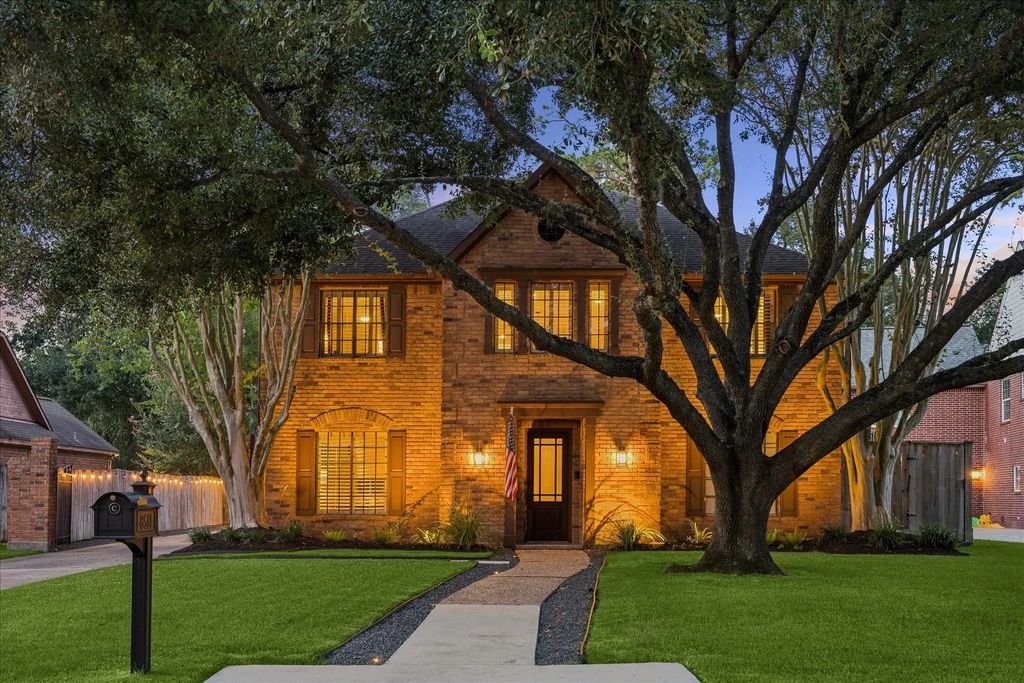 8511 Cedarbrake Drive, Houston