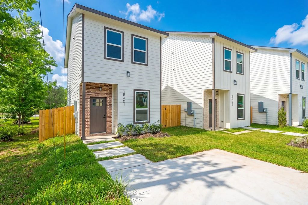 15301 Coaltown Road, Willis