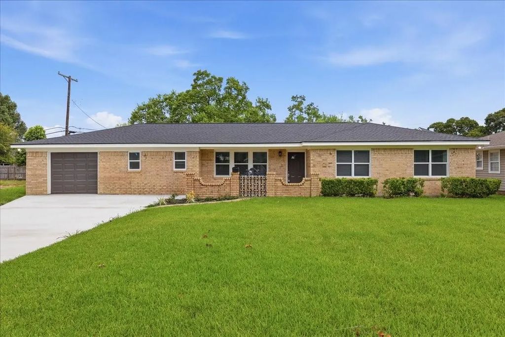 1716 Avenue E, Nederland