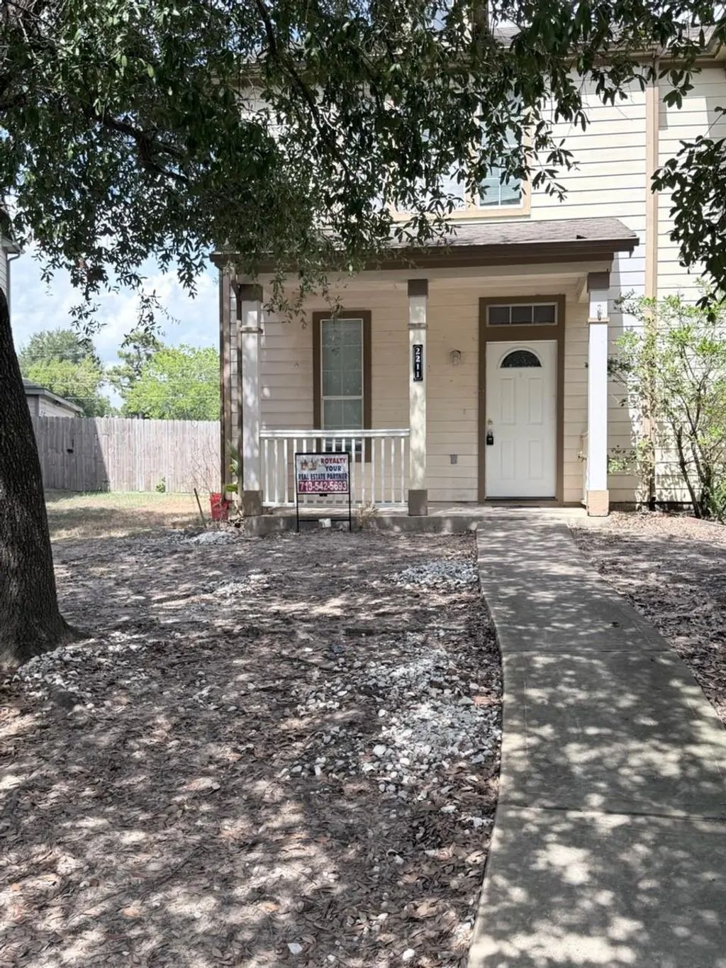 2211 Walnut Fair Lane, Spring