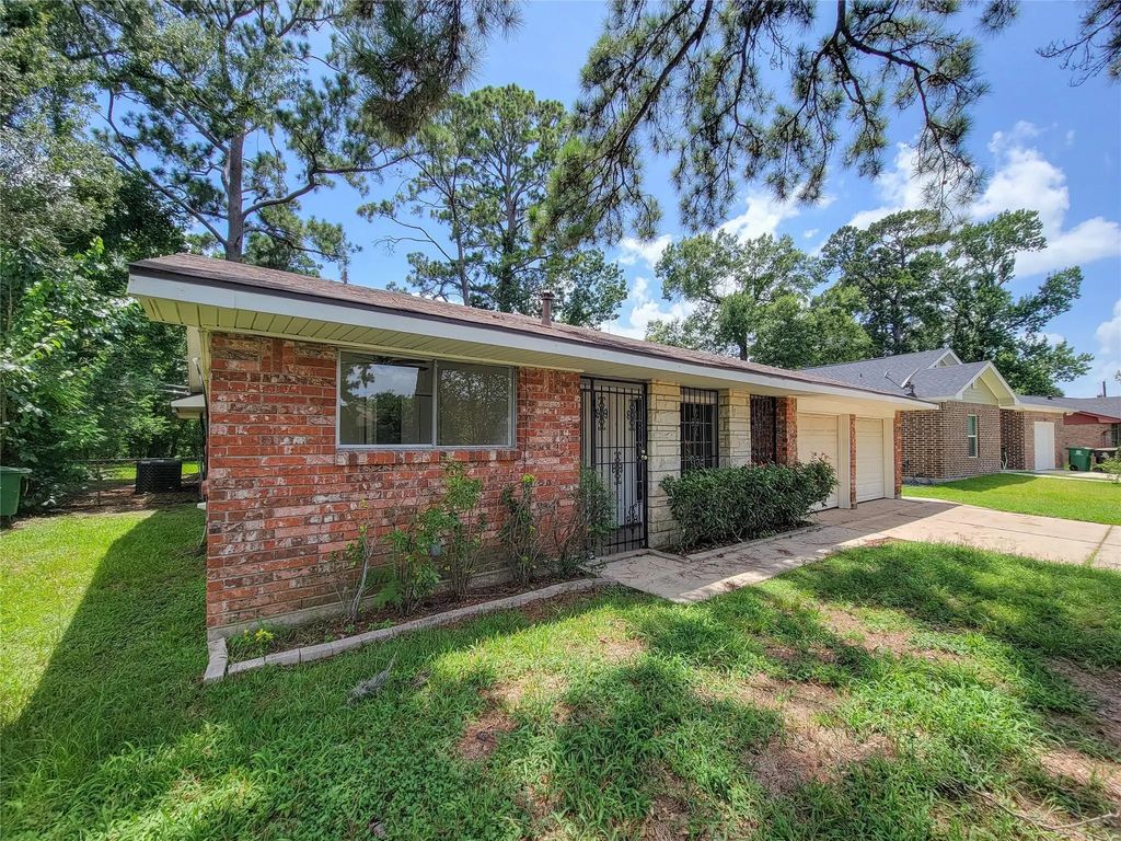 7426 Navasota Street, Houston