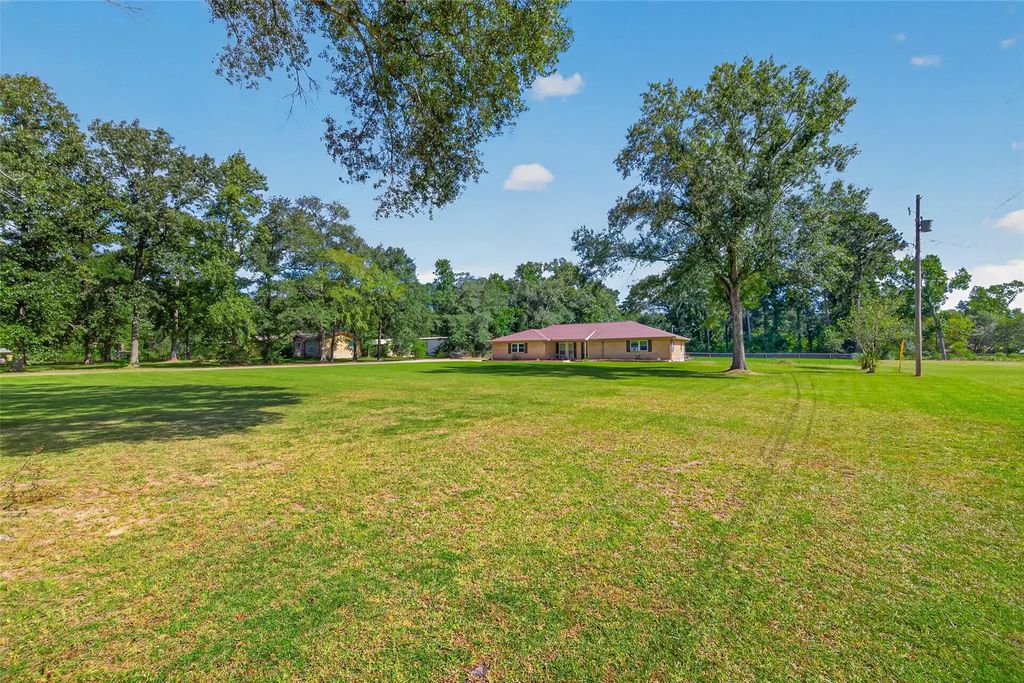 68 White Oak Drive, New Caney