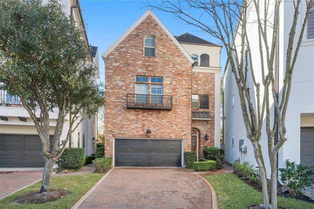 18 Wooded Park Place, The Woodlands