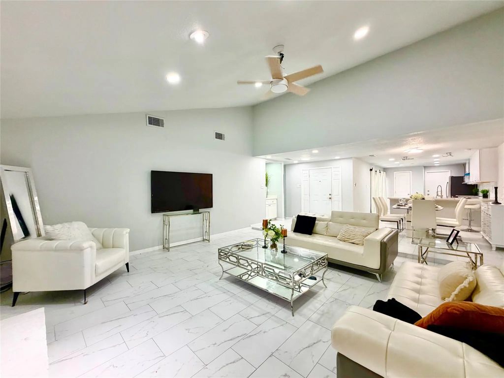 6430 Grandvale Drive, Houston