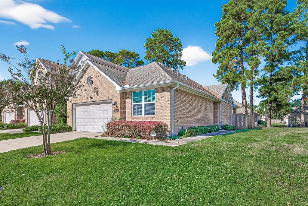 2026 Que Manor Drive, Houston