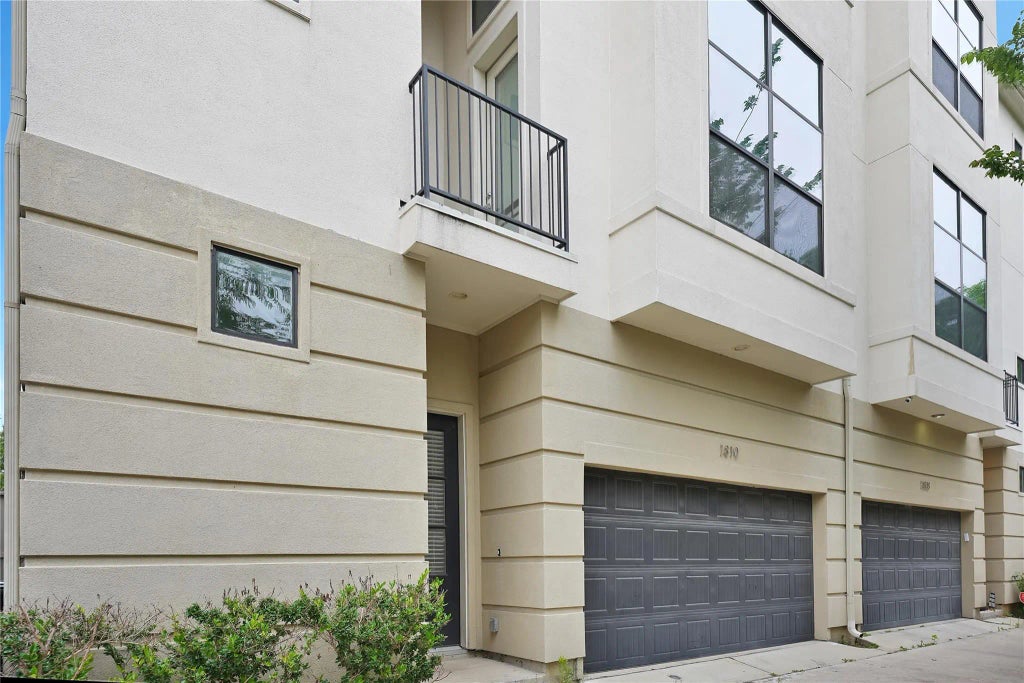 1810 Thompson Street, Houston