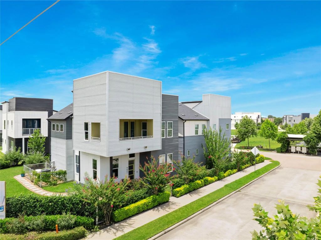 9847 Mocking Bird Hill Lane, Houston