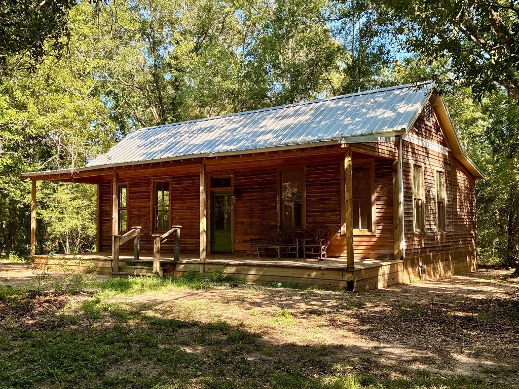 8222 Highway 105 3, Brenham