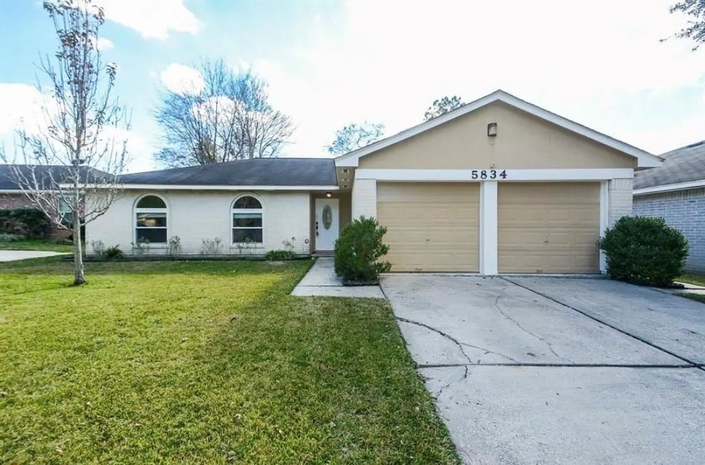 5834 Fallengate Drive, Spring