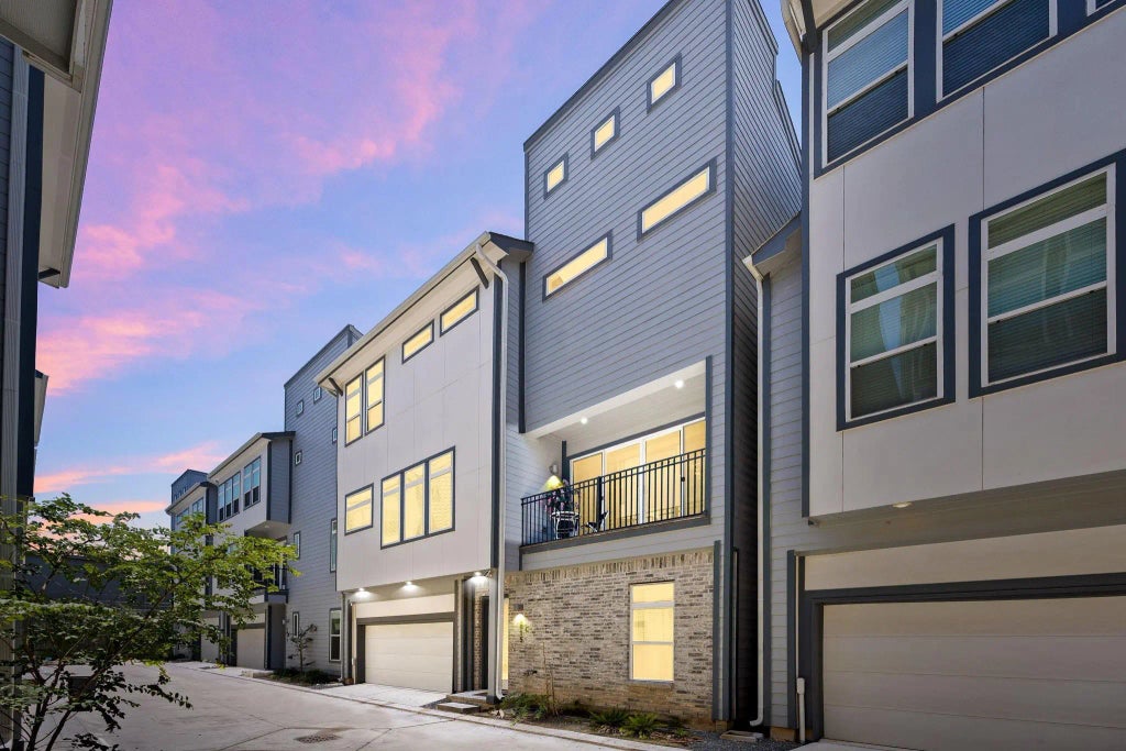 5815 Fairdale Lane C, Houston