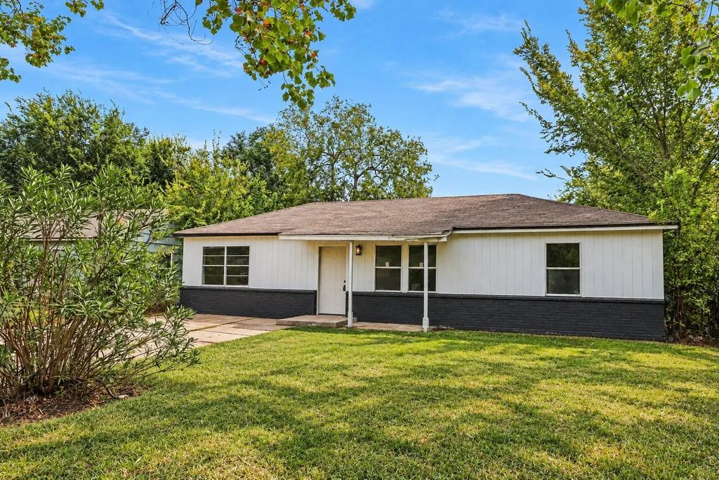 10509 Cathedral Drive, Houston