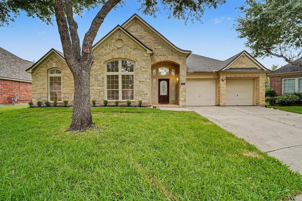 2905 Summer Cape Court, League City