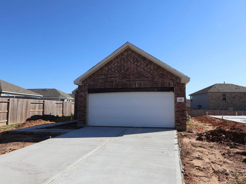 249 Hazy Pines Lane, Willis