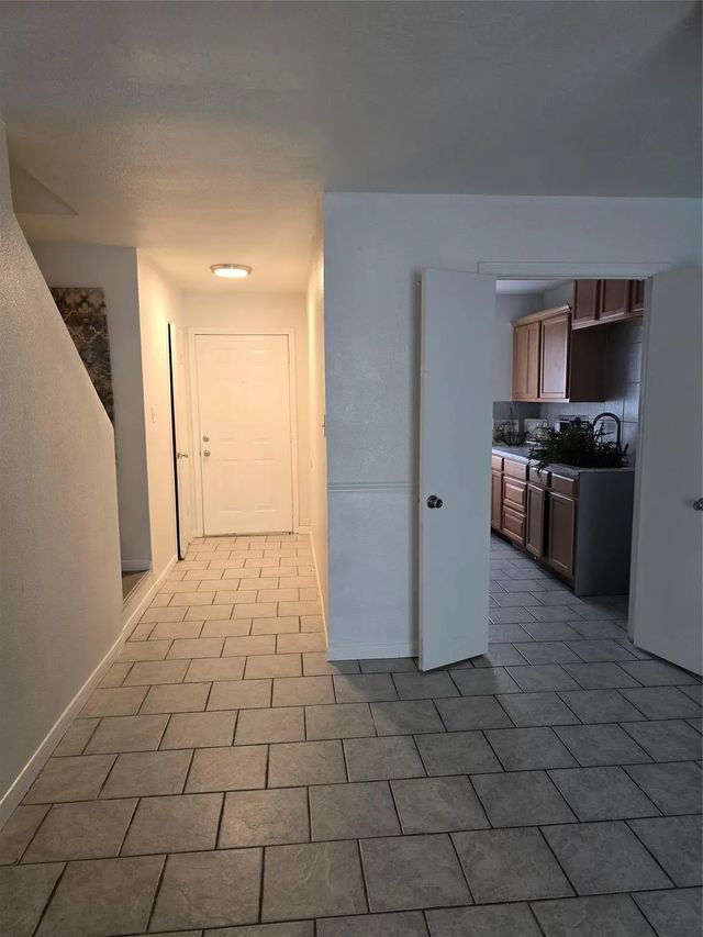 8405 Wilcrest Drive 2008, Houston
